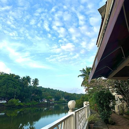 Hotel Riverside Бага Екстериор снимка