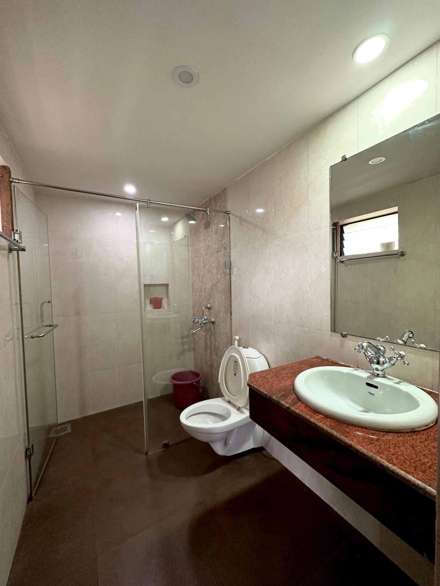 Hotel Riverside Бага Екстериор снимка