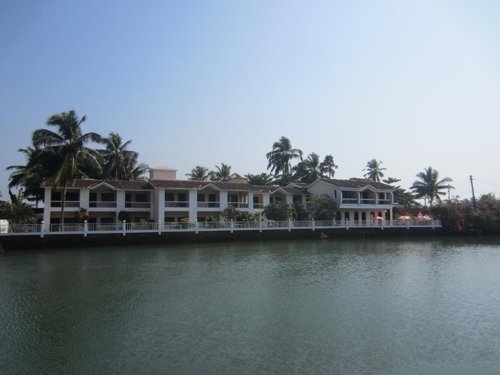 Hotel Riverside Бага Екстериор снимка
