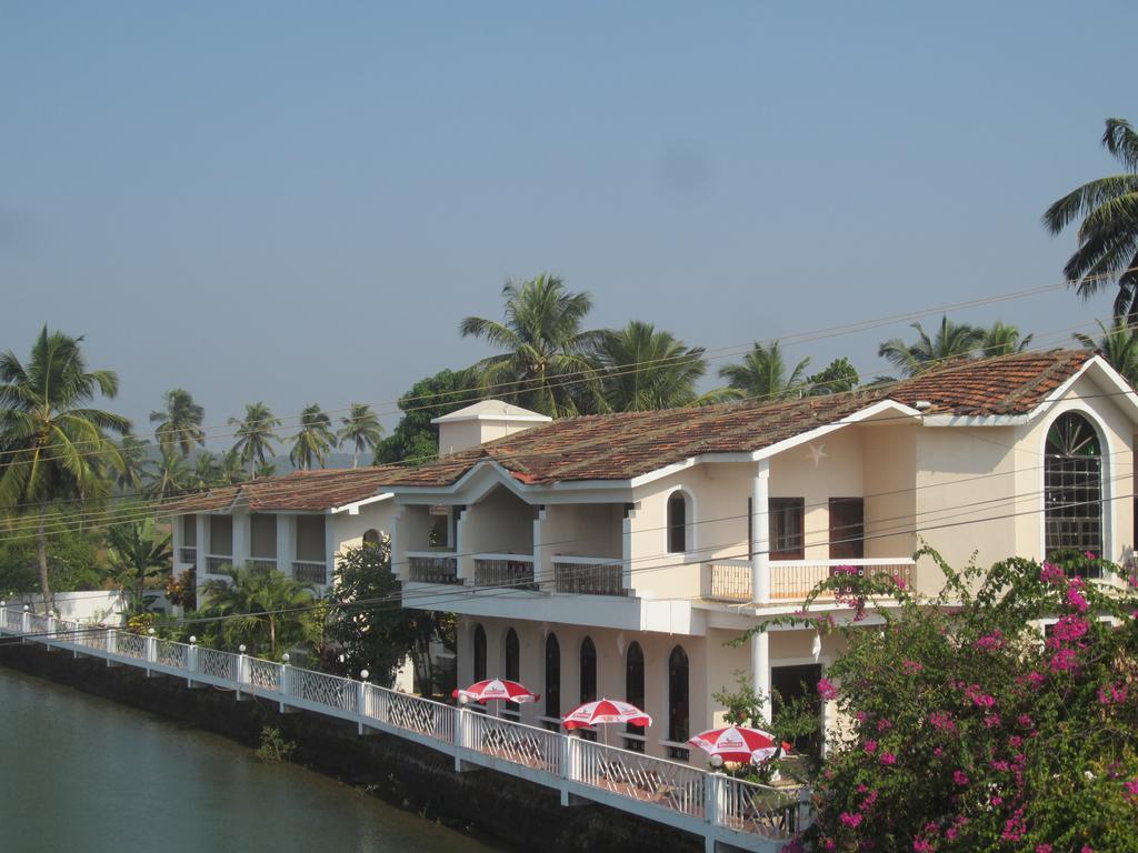 Hotel Riverside Бага Екстериор снимка