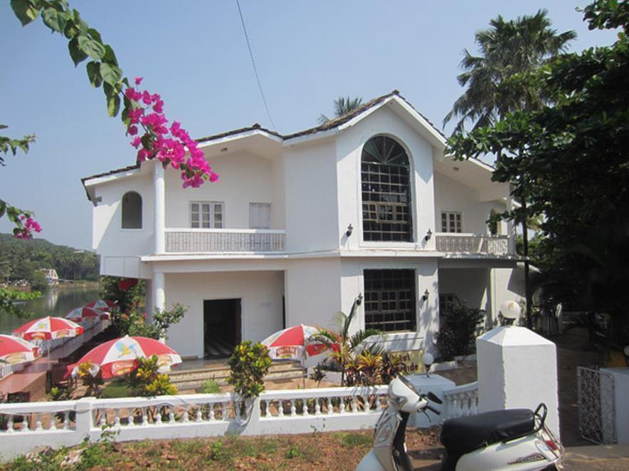 Hotel Riverside Бага Екстериор снимка